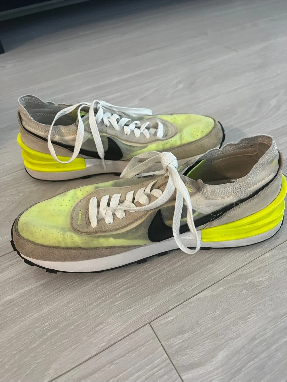Nike Waffle One Sneakers Women's 8.5 Summit White Electric Green DN4696-101